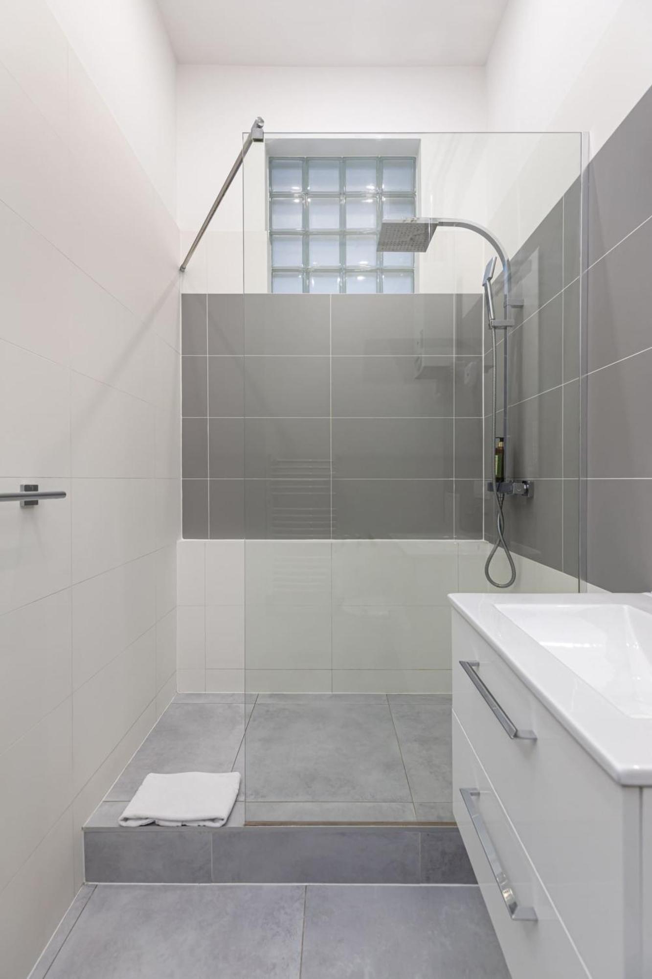 Stylish Apartment Swietojanska By Noclegi Renters Warsaw Ngoại thất bức ảnh